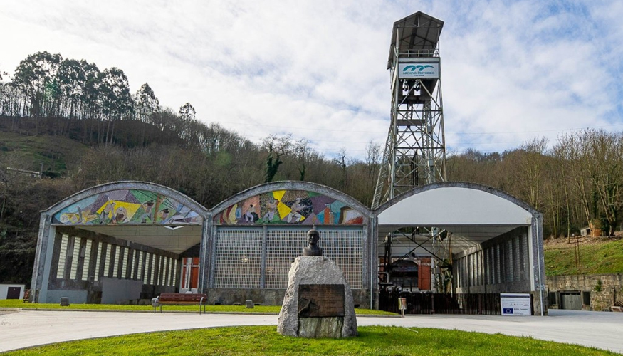 Pozo Fondn es una explotacin minera ya clausurada situada junto al ro Naln, en Sama de Langreo (Asturias)