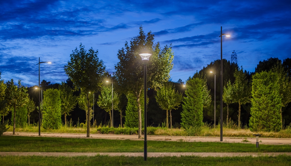 Gracias a la utilizacin de tecnologa LED de ltima generacin y la optimizacin de los puntos de luz a travs de un proyecto lumnico adecuado y la...