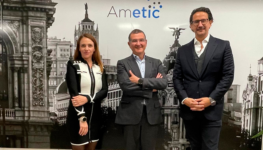 Nueva junta directiva de AMETIC: Alicia Asn, vicepresidenta; Francisco Hortigela, presidente y Jos Luis Manzanares, tesorero...