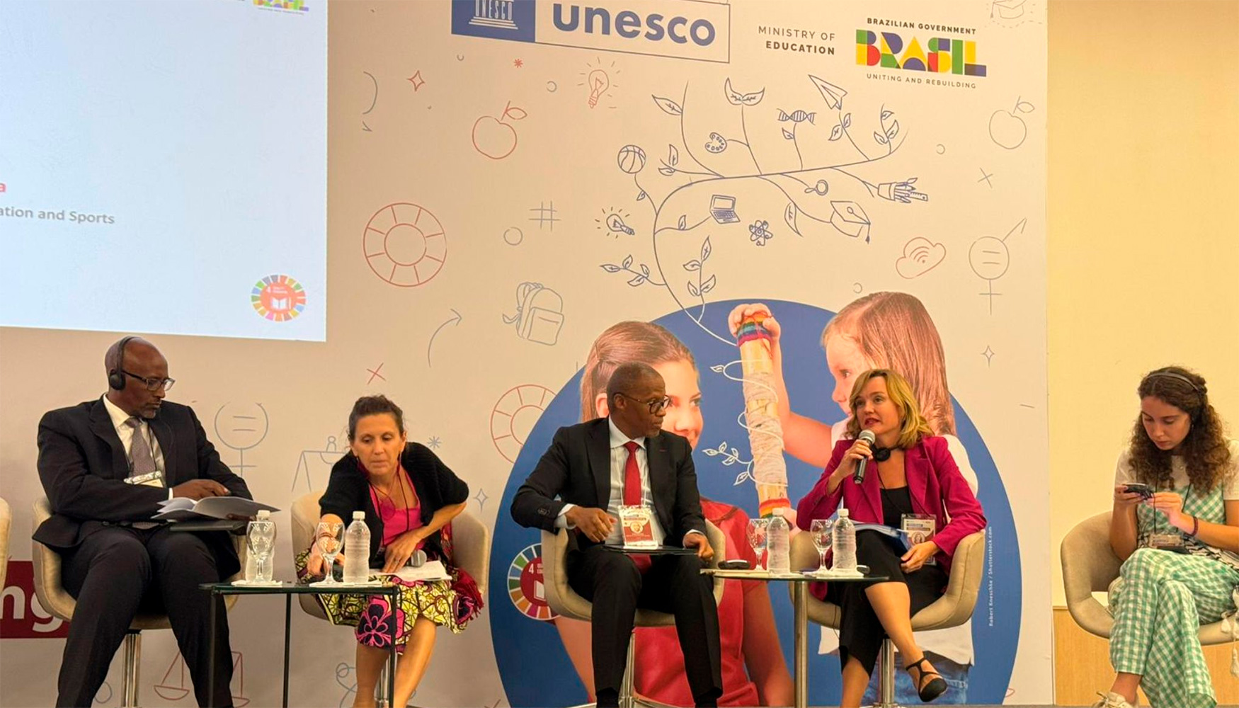 La ministra particip en una mesa sobre igualdad de gnero en el marco de la Reunin Mundial sobre Educacin de la UNESCO celebrada en Fortaleza...