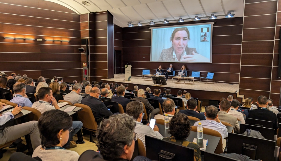 Algunas de las intervenciones, como la de Mara Abascal en la mesa de debate sobre sostenibilidad...