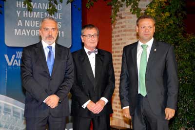 De izquierda a derecha: el presidente de Conaif Esteban Blanco, el presidente de GCI-UICP Peter Hoyle y el presidente de Aseif Francisco Alonso...