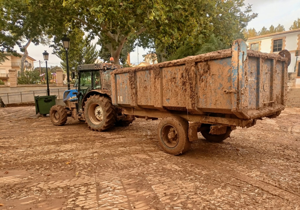 Agricultores de toda la Comunidad Valenciana, Castelln y Alicante han priorizado la ayuda en los pueblos afectados...