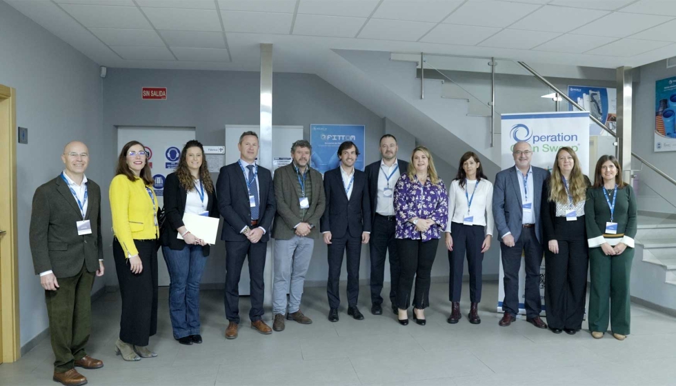 Autoridades, invitados y organizadores del segundo Showtour de OCS organizado por Anaip y Plastics Europe