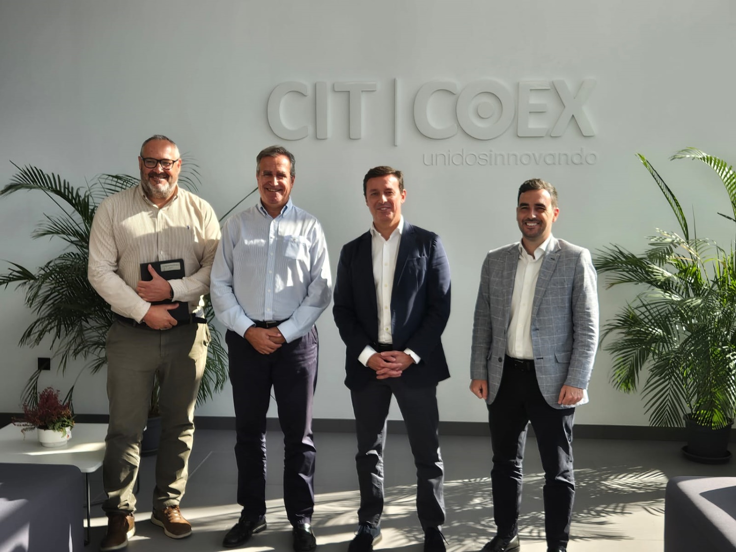 Visita de los representantes de la Diputacin de Almera a las instalaciones de Coexphal