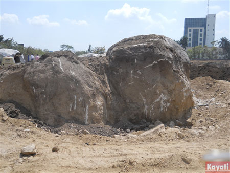La roca que se muestra en las fotos tena 6 metros de largo por 5 metros de ancho y 2,50 de alto