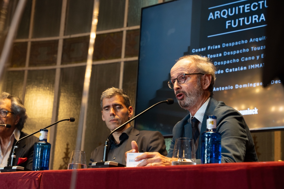 Un instante de la interesante charla entre Julio Touza, Csar Fras y Diego Escario, en torno al futuro de la arquitectura...