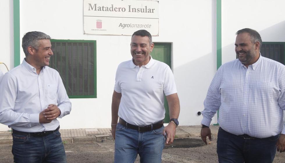 Visita de las autoridades al Matadero Insular de Lanzarote