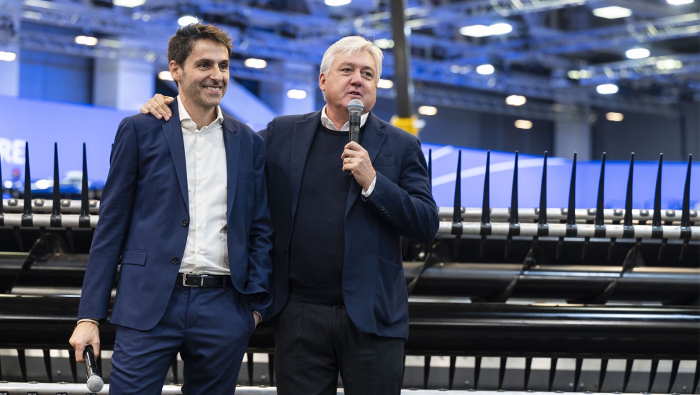 A la derecha, Carlo Lambro, presidente de New Holland, junto a Francesco Zazzetta...