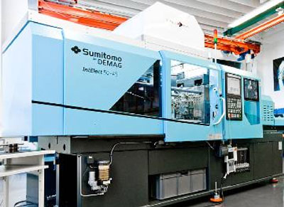 Inyectora IntElect 50-45 de Sumitomo (SHI) Demag con fuerza de cierre de 500 kN -aqu equipada para operar en sala limpia- produciendo piezas de alta...