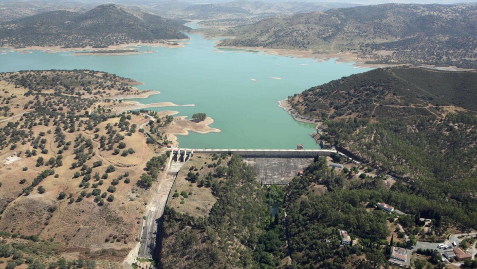 Estos tres embalses sumaran un volumen de agua almacenada de unos 350 hm3...