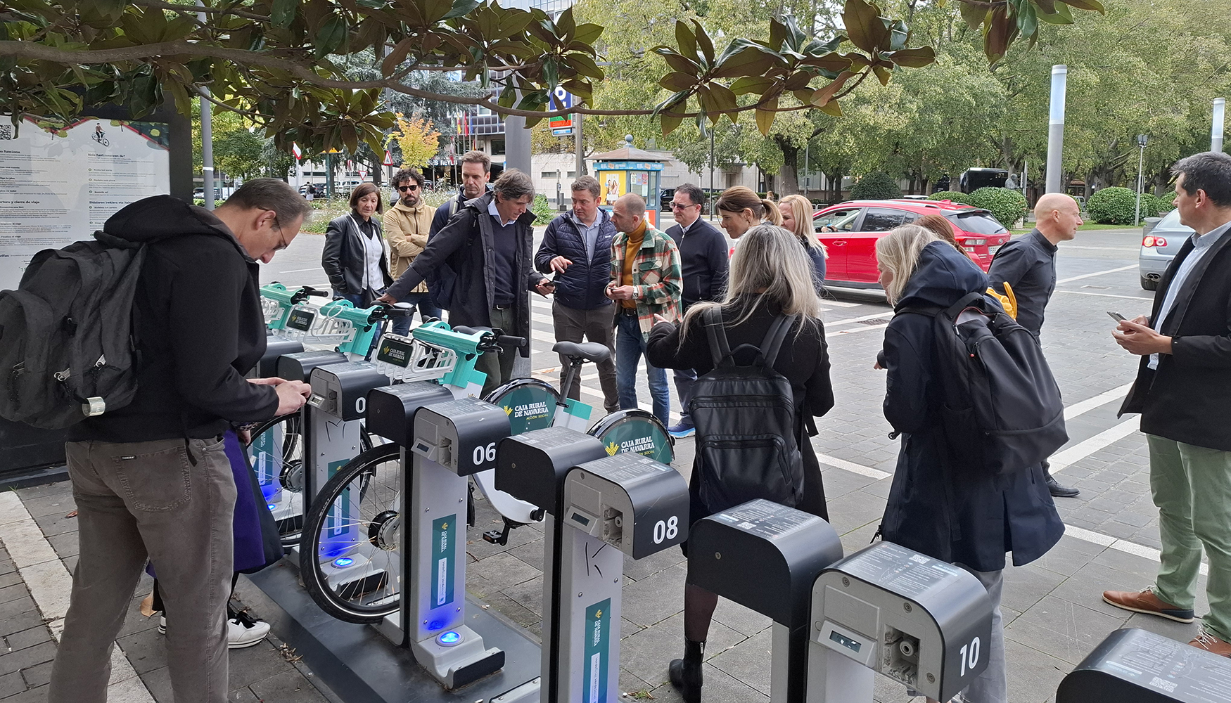 Los asistentes tambin conocieron el sistema de bicicletas elctricas Ride On Pamplona, que cuenta con una flota de bicicletas 100% elctricas...