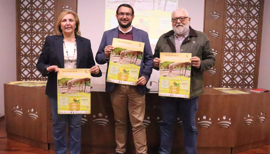 Rosa Mara Araujo, alcaldesa de Tamurejo; Francisco Buenavista, diputado provincial de la Diputacin de Badajoz; y Jos Luis Camacho...