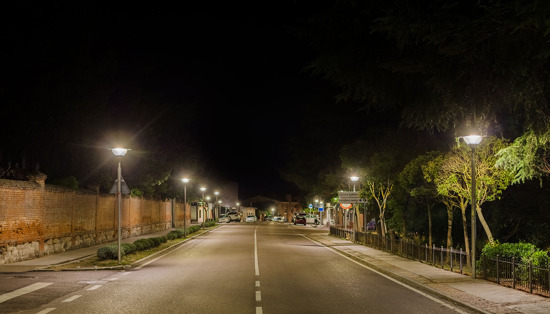 La optimizacin en la distribucin de la luz gracias a eleccin de pticas precisas y brazos adecuados, ha permitido lograr una elevada uniformidad...