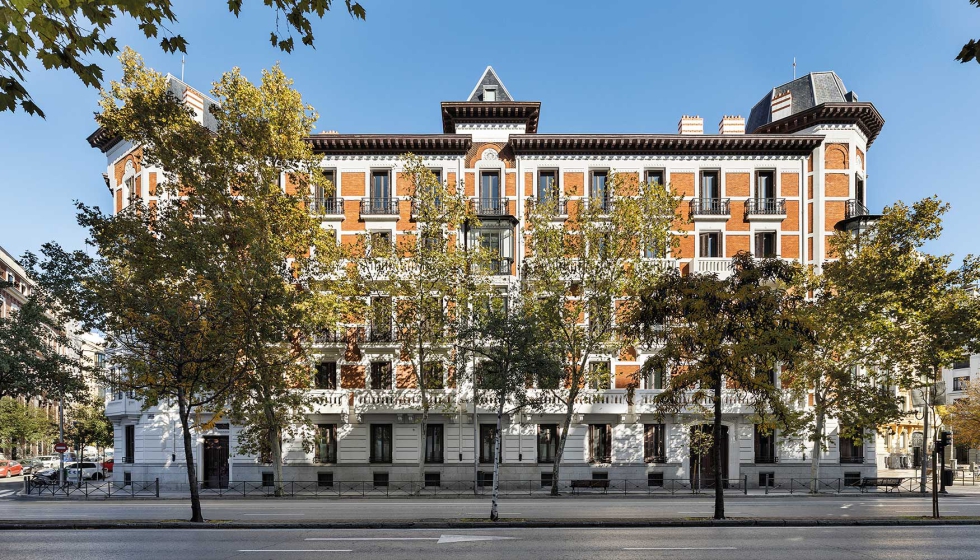 Impresionante fachada del edificio situado en Sagasta, 33, en el barrio de Chamber, escenario de Casa Decor 2025