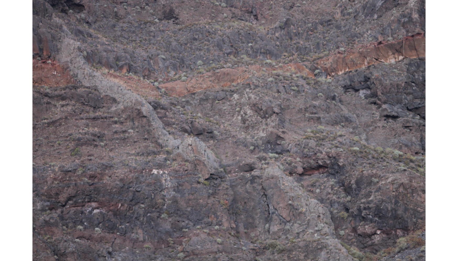 Figura 1. Dique volcnico en la isla de El Hierro