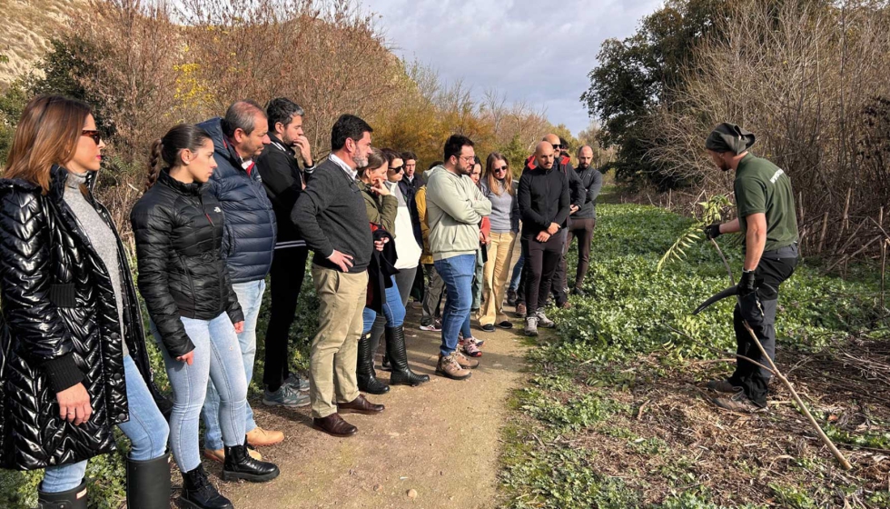 Jornada de plantacin de rboles para restaurar el espacio natural del ro Jarama en Madrid, dentro del Proyecto Limpia Ros, Salva Ocanos...