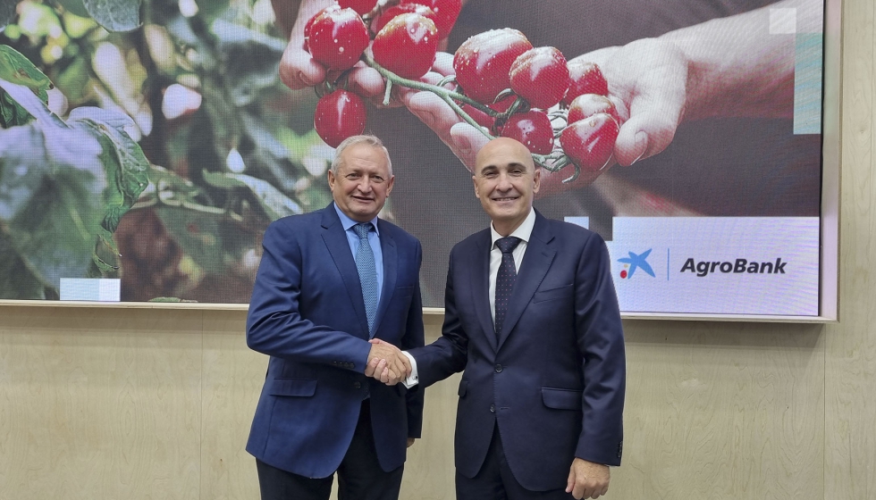 ngel Villafranca, presidente de Cooperativas Agro-alimentarias de Espaa, y Jaime Campos, director de AgroBank