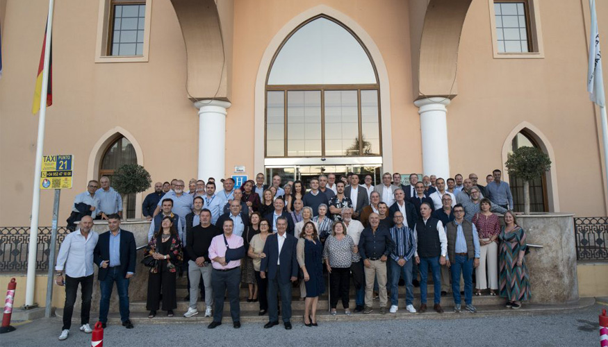 Foto de familia de los asistentes a la XXVII Convencin de la FEPM en Fuengirola (Mlaga)