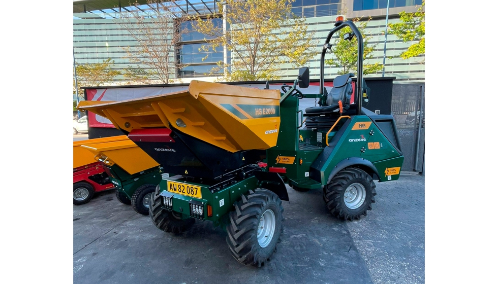 El HG E2000 es un dumper totalmente elctrico diseado para trabajos que demandan mayor capacidad de carga y autonoma...