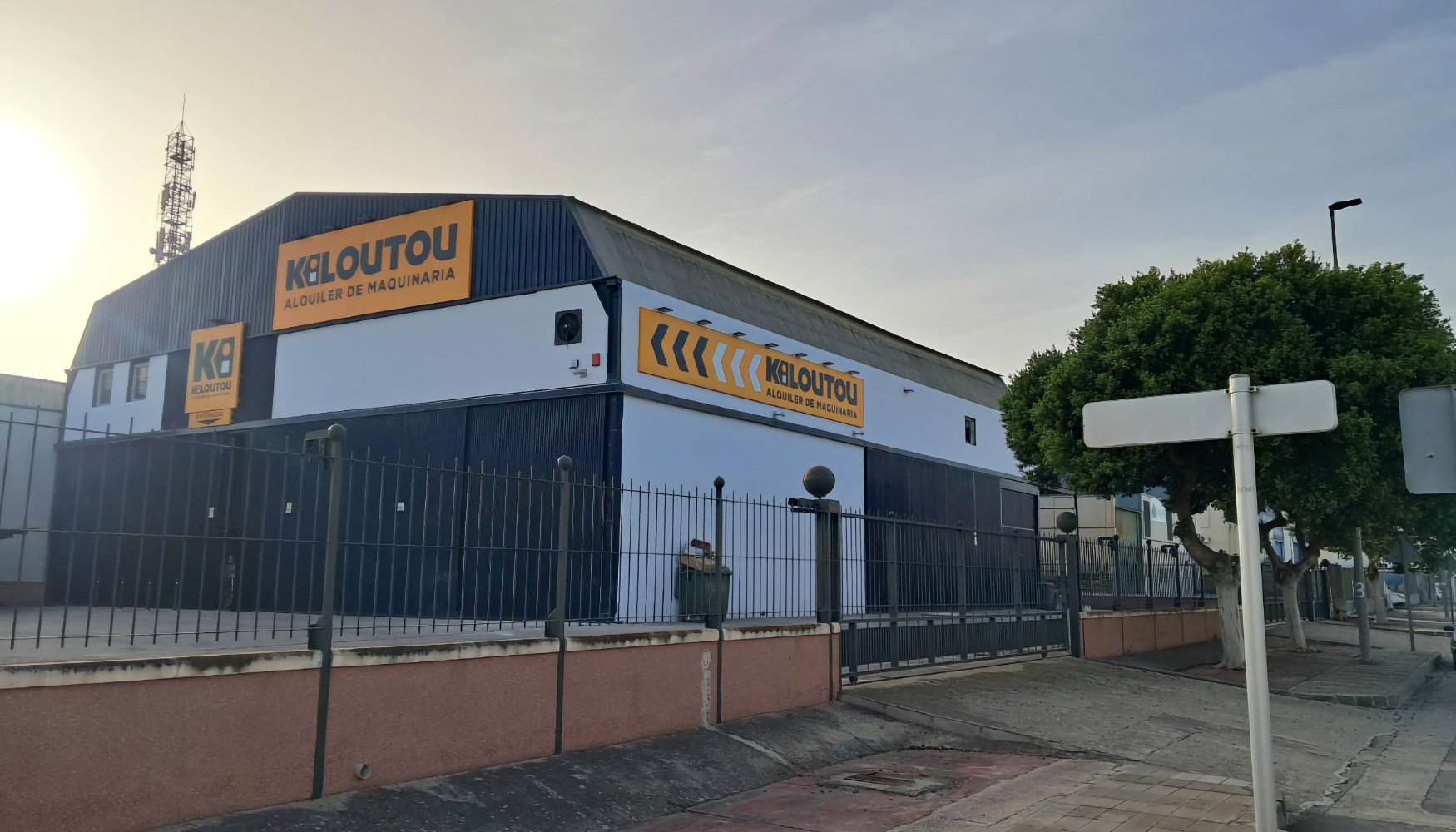 Vista exterior de la nueva agencia de Kiloutou en Murcia