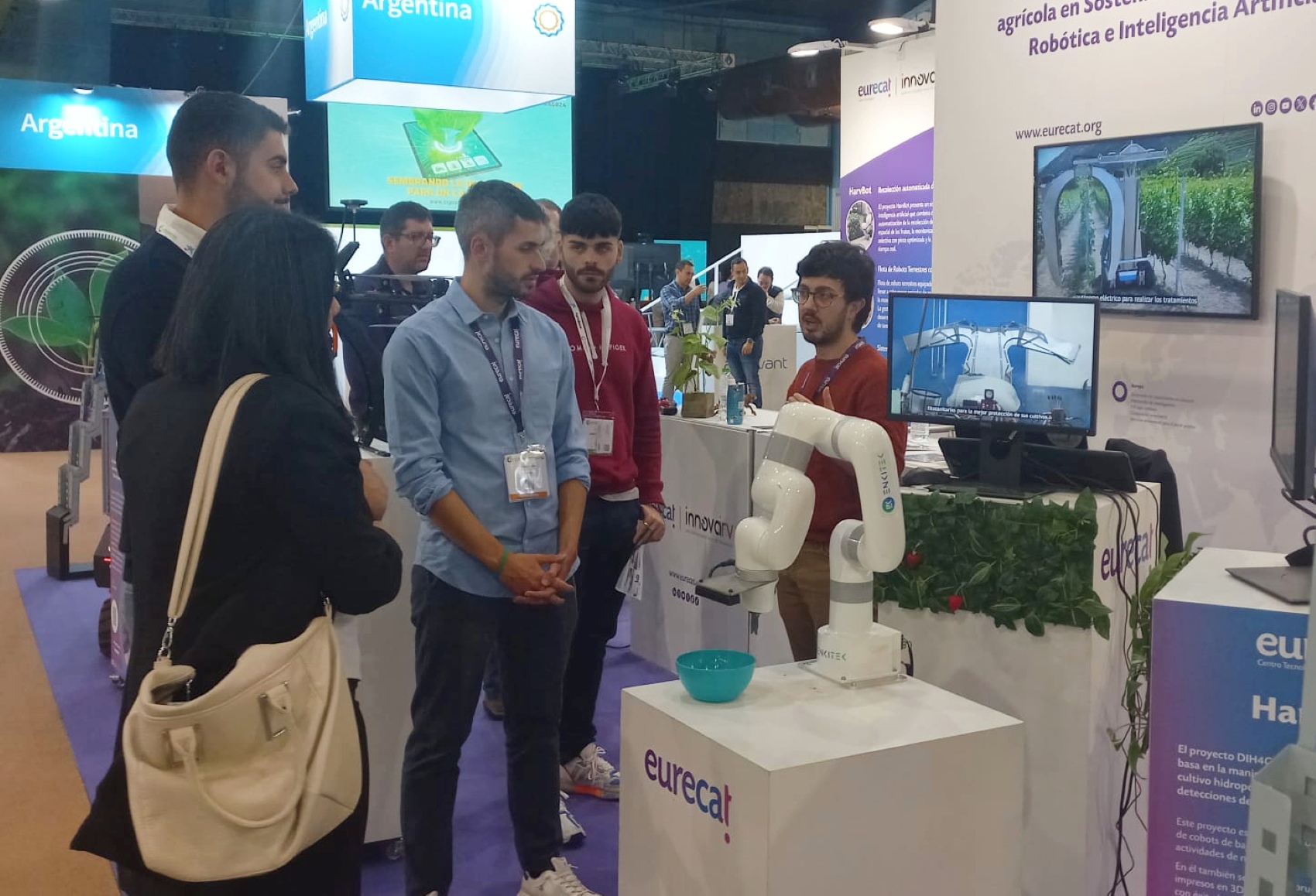 El robot se present en la feria Expo Agritech 2024, celebrada en Mlaga