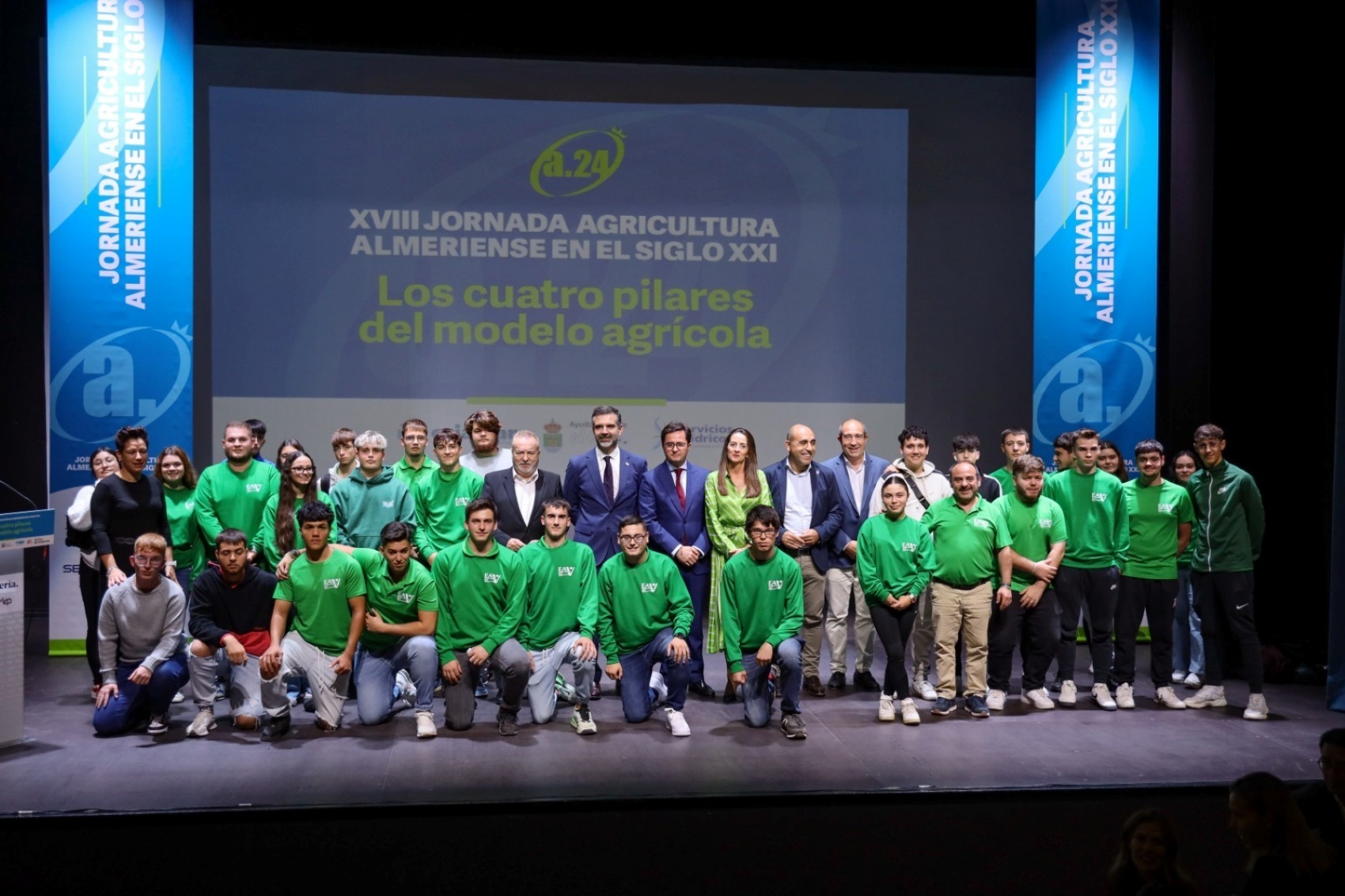 El consejero de Agricultura, Pesca, Agua y Desarrollo Rural, Ramn Fernndez-Pacheco, en la jornada celebrada por La Voz de Almera...