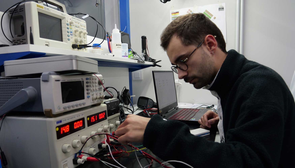 La compaa espaola dio a conocer sus lneas de negocio dirigidas a la fabricacin de componentes para sistemas y equipos embarcados en aeronaves...