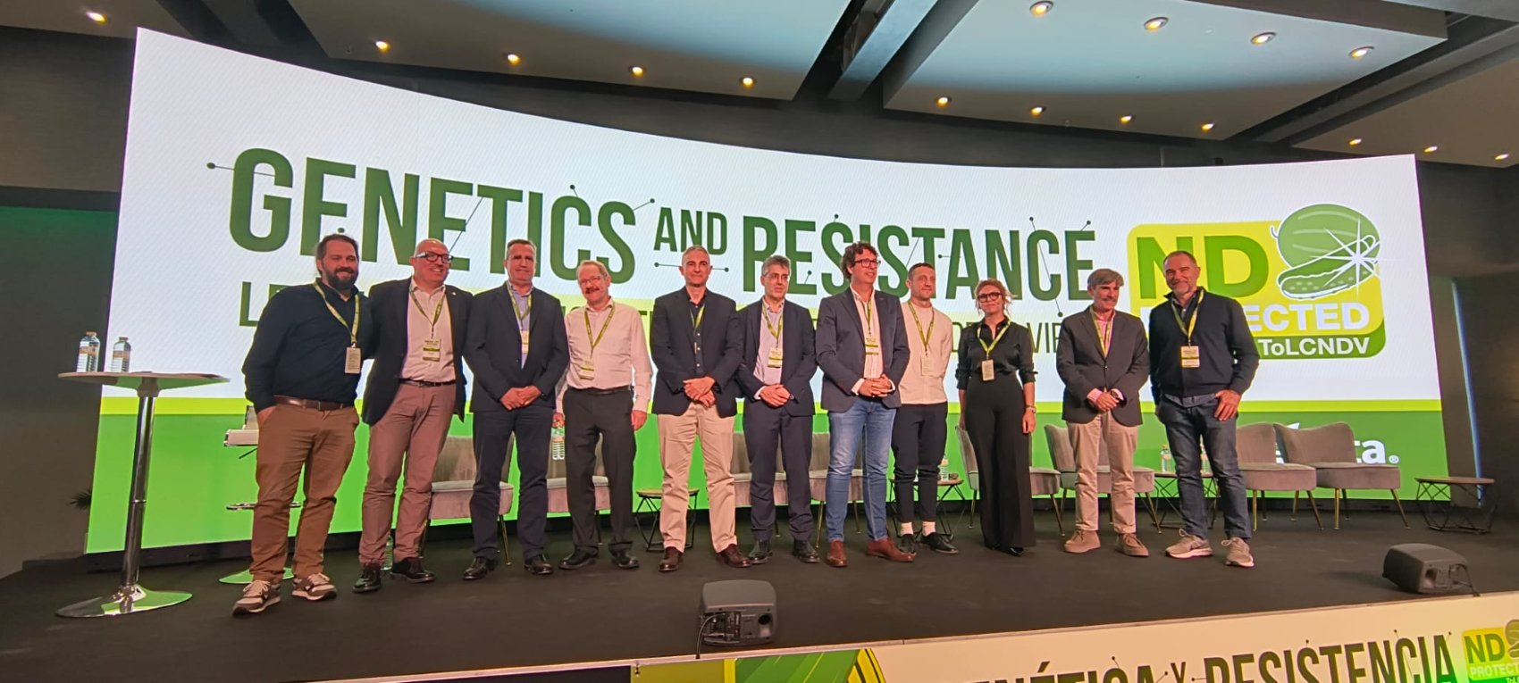 Foto de familia de la jornada celebrada por Syngenta con el lema 'Gentica y Resistencia, liderando la Innovacin frente al virus Nueva Delhi'...