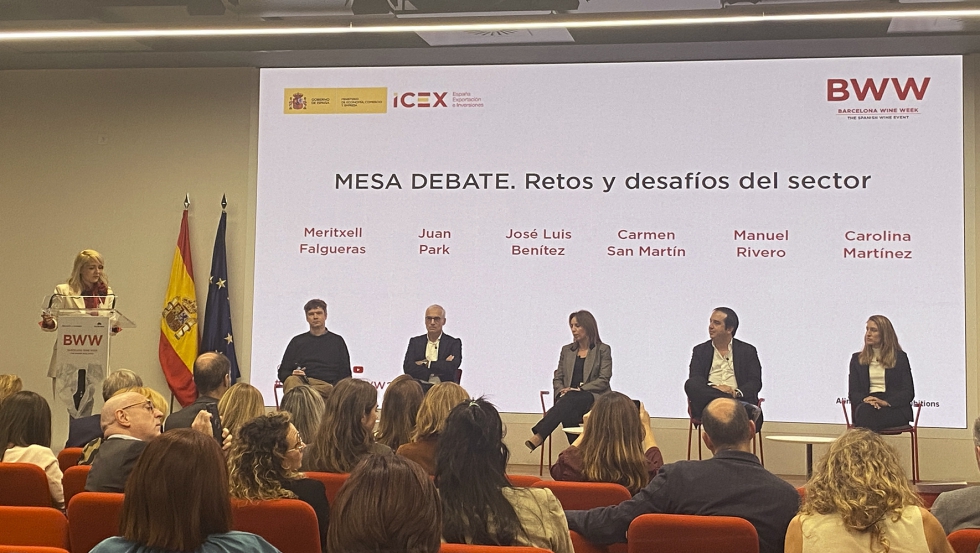 Primera de las mesas redondas incluidas en la jornada