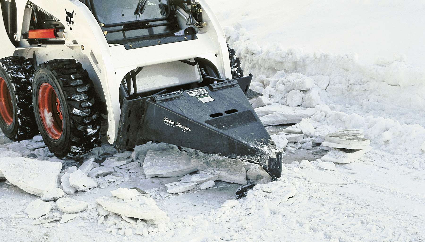 Las turbinas quitanieves son herramientas de alto rendimiento que trabajan con la mxima eficacia para retirar la nieve de caminos, aparcamientos...