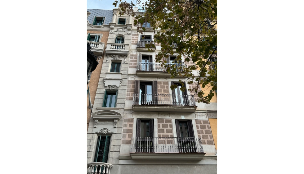 Vista exterior de la fachada del edificio donde se ha efectuado la renovacin