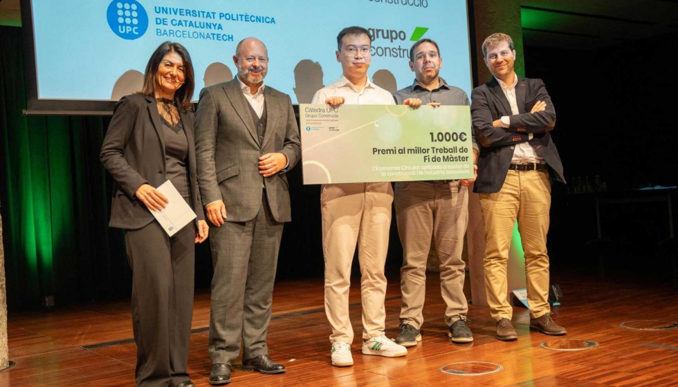 El mejor Trabajo de fin de mster fue de Yinglong Wu durante la entrega de los premios Ctedra UPC-Grupo Construca