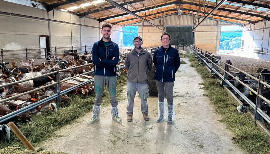 Visita de los tcnicos de Acriflor a la nueva ganadera de la asociacin en Los Ybenes (Toledo)