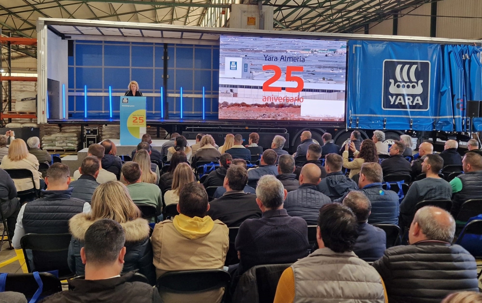 Yara reuni a unos 200 agricultores y tcnicos de la regin en una jornada de puertas abiertas en su planta de Almera para celebrar su 25...