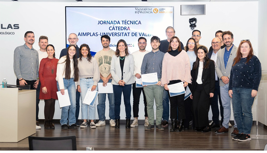 El Instituto Tecnolgico del Plstico y la Universitat de Valncia reconocen el talento joven con la entrega de estos galardones sobre economa...