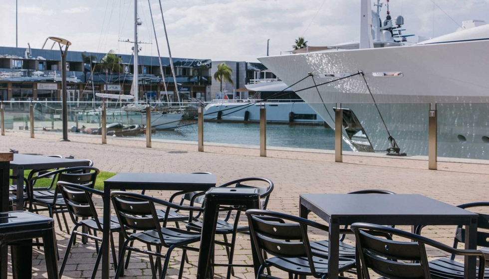 Imagen de la terraza del local que ofrece unas vistas privilegiadas al Puerto de Tarragona