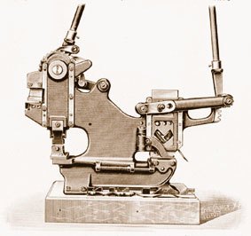 Punxonadora universal combinada amb cisalla per xapa i ferro perfilat, d'accionament manual. Catleg General de Mquines-Eines 1913 Alfred H...