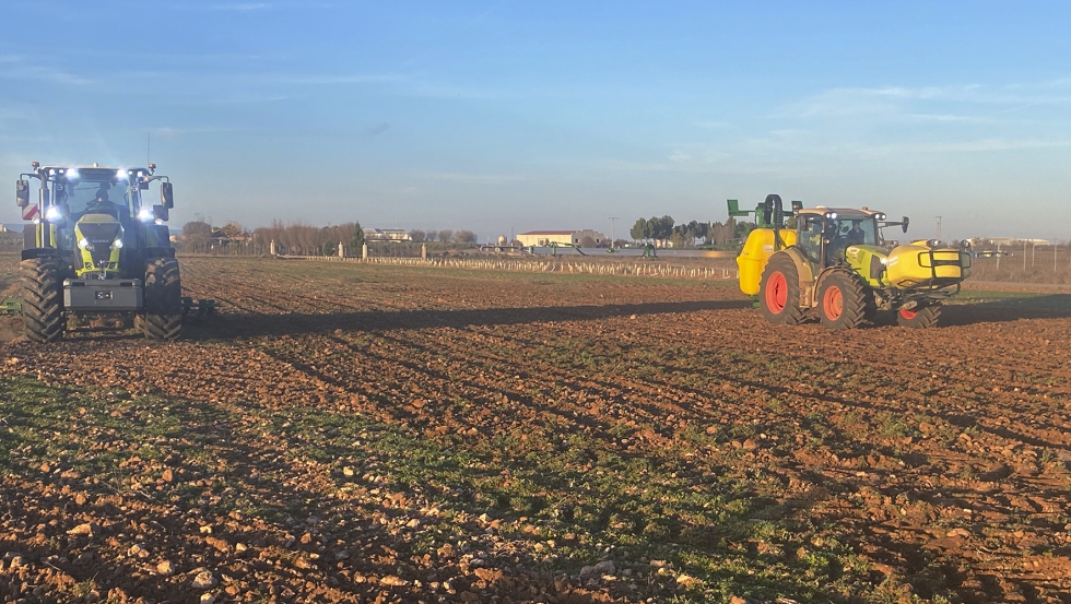 Demostraciones en campo realizadas en Bolaos de Calatrava (Ciudad Real) con un CLAAS Axion 870 y un Arion 450