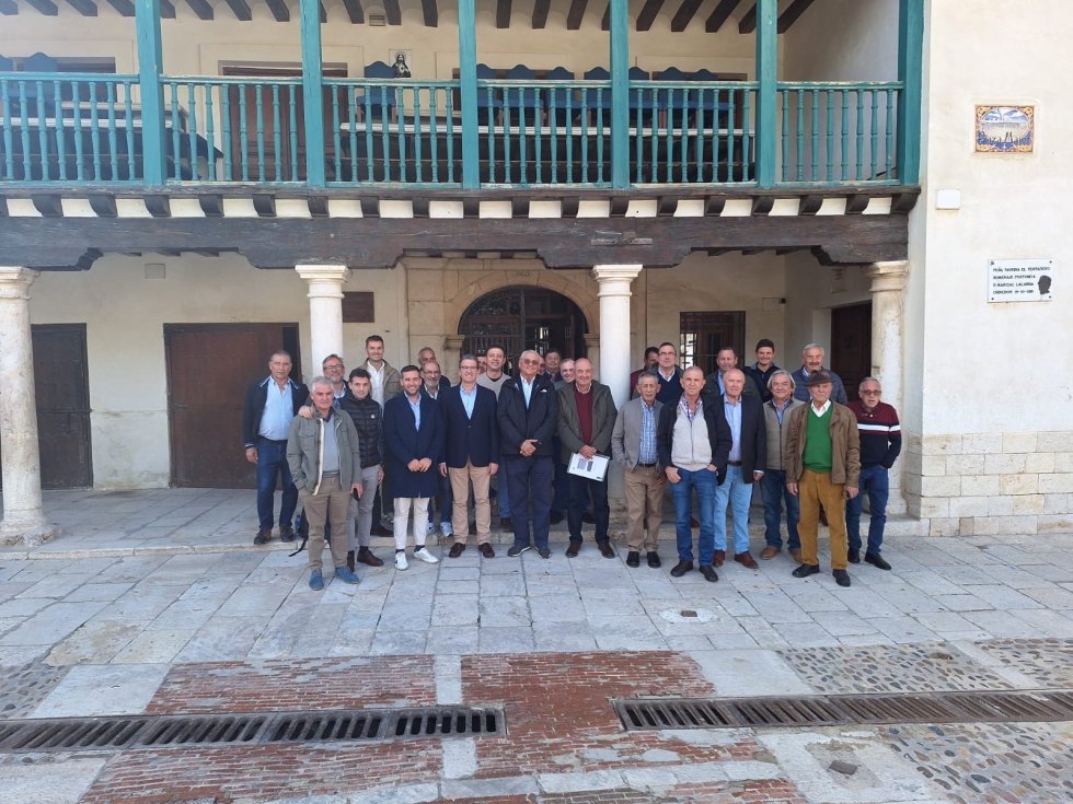 Miembros de la Mesa Nacional del Ajo que celebr su asamblea en Chinchn (Madrid)