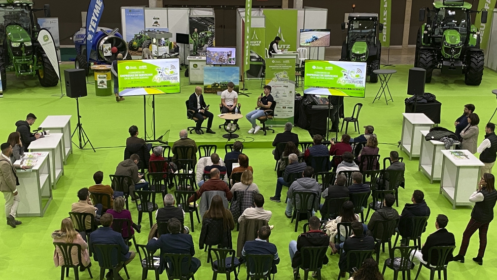 AGRISERVICIOS combina exposicin de maquinaria con conferencias y mesas de debate