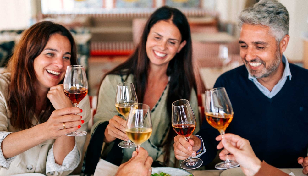 Las campaas publicitarias de estos vinos han hecho que el consumidor los relacione con momentos de alegra, de amistad y de consumo de calidad...