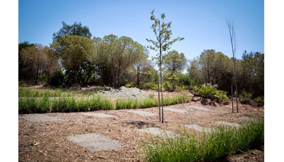 El complejo ofrece un servicio integral y cuenta con jardines para el depsito de cenizas y zona de enterramiento