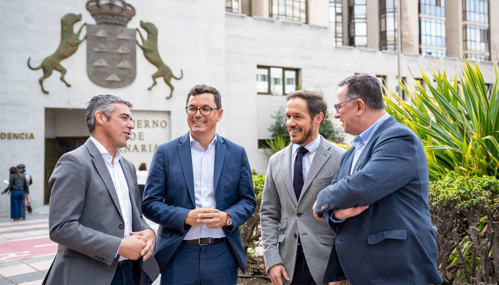 De izquierda a derecha, Alejandro Narvay, consejero de Agricultura, Ganadera, Pesca y Soberana Alimentaria; Pablo Rodrguez, de Obras Pblicas...