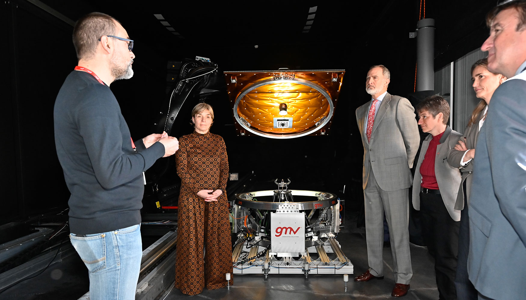 Visita a la sala de control de la constelacin de satlites Galileo