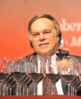  Robert Parker, el crtico ms influyente del sector, reconoci la calidad de los vinos de nuestro pas...