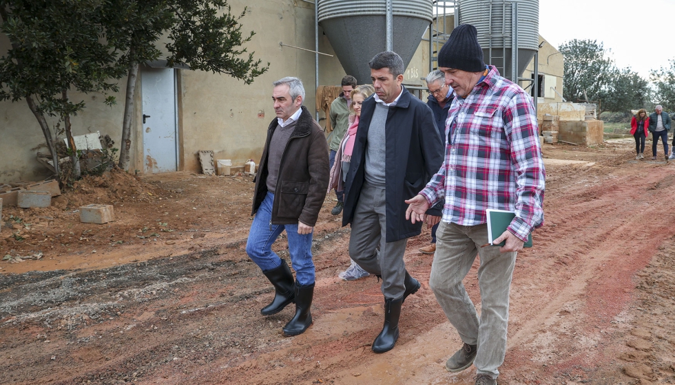 Carlos Mazn, presidente de la Comunidad Valenciana, visita la explotacin ganadera SAT Gaviga, afectada por las riadas del pasado 29 de octubre...