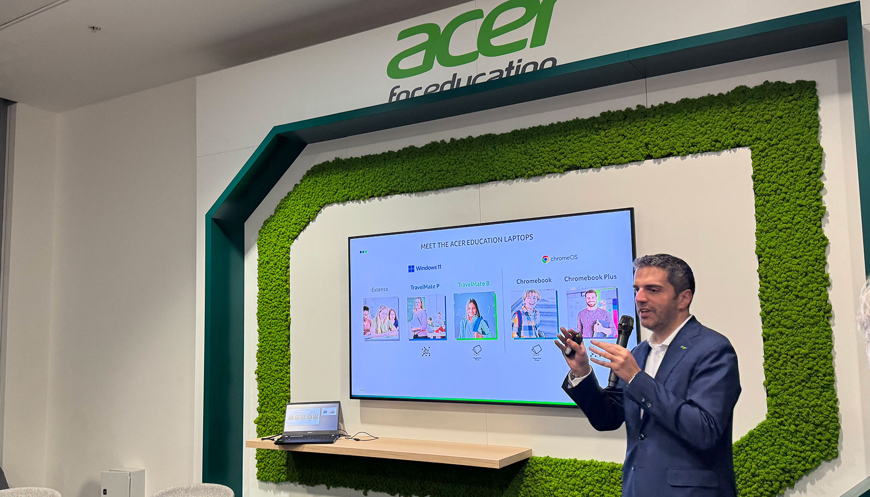 Roberto Rosaschino, gerente senior de negocio en EMEA en Educacin y Sostenibilidad de Acer, presentando los nuevos equipos para Educacin...