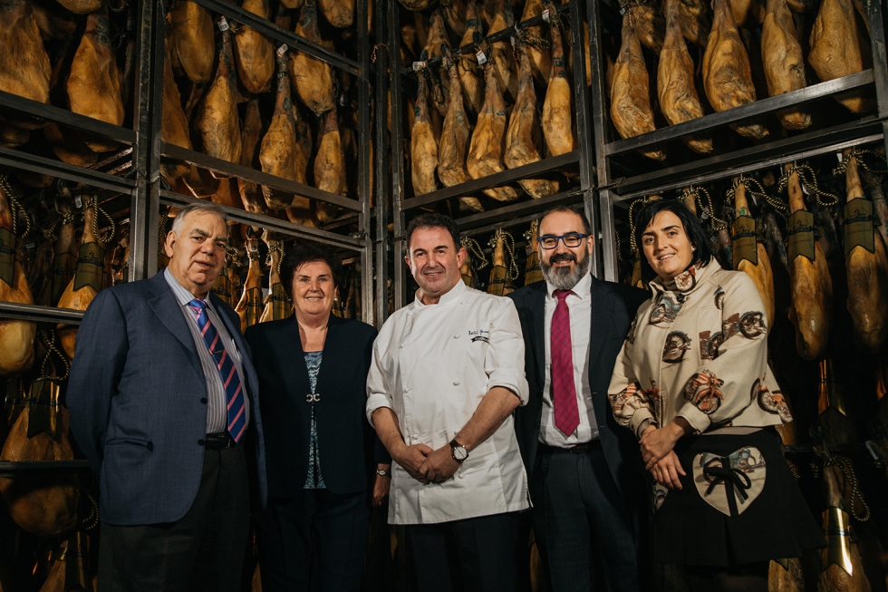 La familia Aljomar junto a su embajador, Martn Berasategui