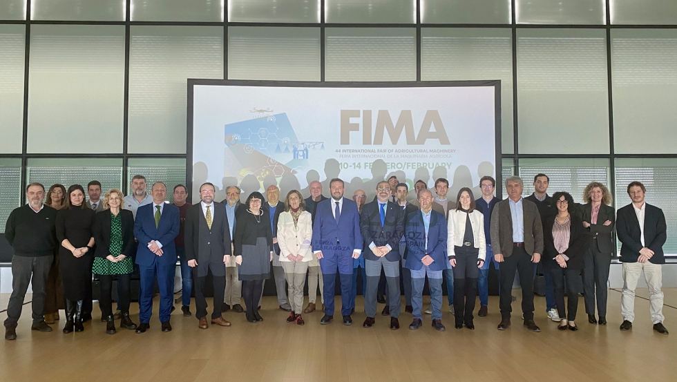 Membros do Comit Organizador do 44 FIMA